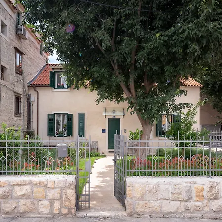 Ora 아파트 스플리트