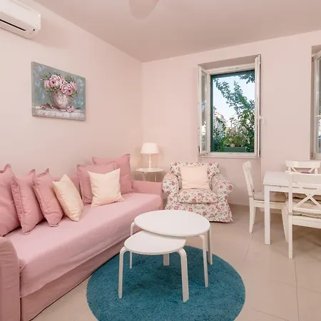 Ora Διαμέρισμα *