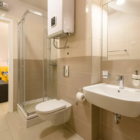 Ora Διαμέρισμα Σπλιτ