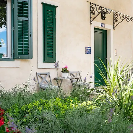 Ora Διαμέρισμα Σπλιτ